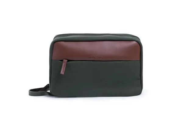 brookstone-travel-toiletry-bag-compact-toiletry-organizer-and-hygiene-bag-for-me image 1