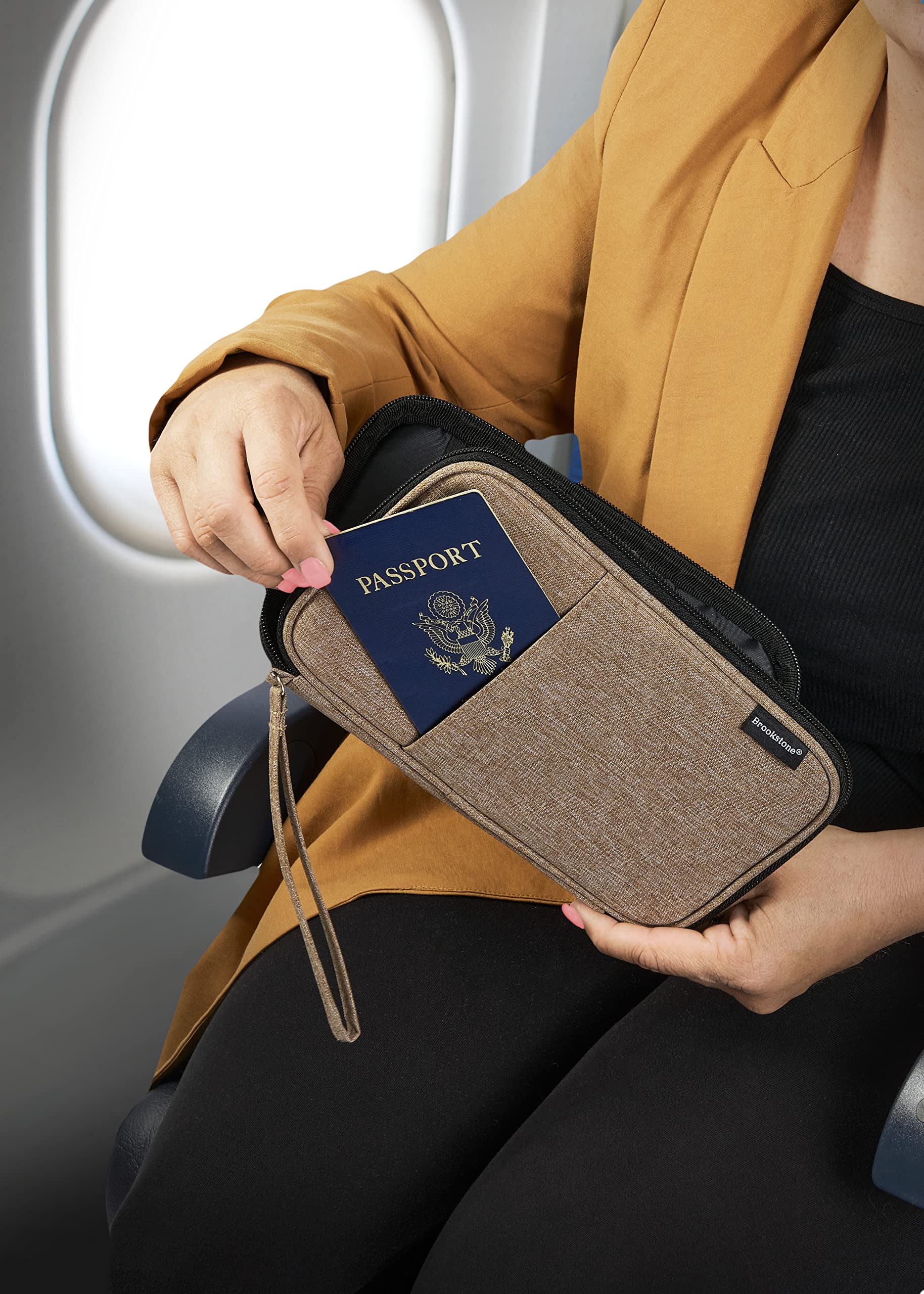 brookstone-rfid-blocking-travel-wallet-passport-holder-with-zipper-khaki image 5