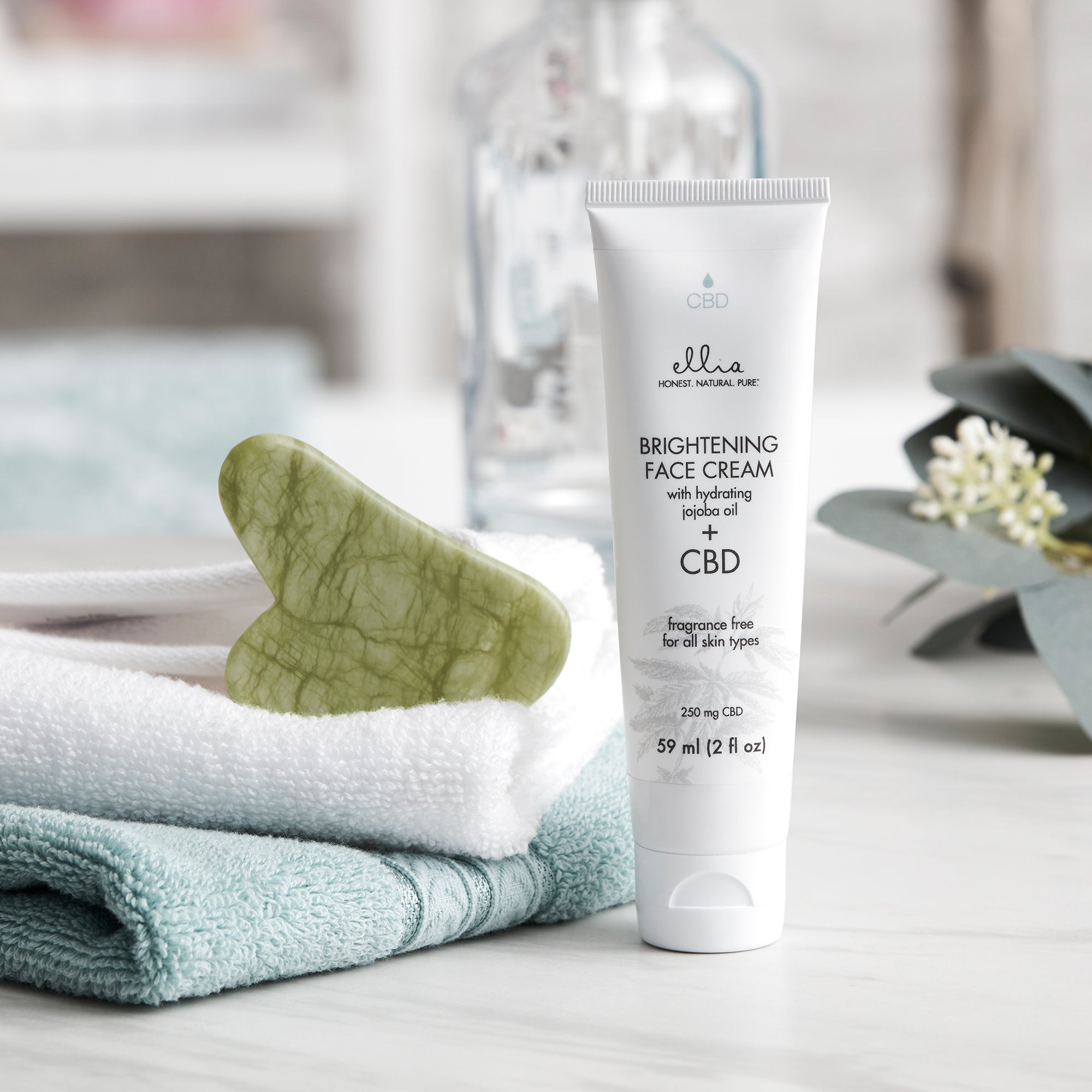 homedics-ellia-jade-gua-sha-brightening-face-cream-with-cbd image 3