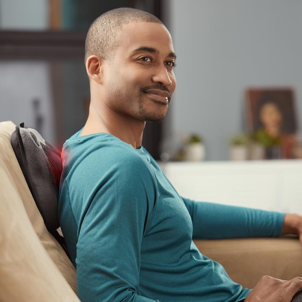 homedics-cordless-shiatsu-massage-pillow-with-heat image 5