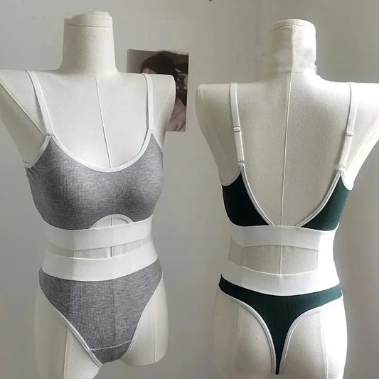 Seamless sports bra and panties set