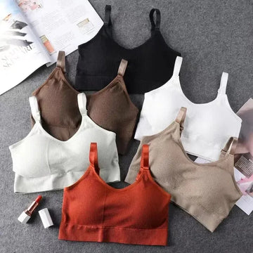 Seamless breathable sports bra